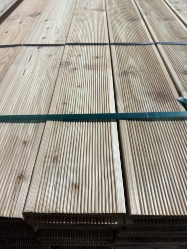 Teraszburkolat vörösfenyő 21x145 4m, EXTRA AKCIÓ!