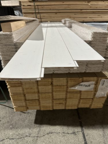 Lambéria északi lucfenyő 10,5x146 "B" minőség, fűrészelt felület, fehérre festett