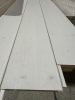 Lambéria északi lucfenyő 10,5x146 "B" minőség, fűrészelt felület, fehérre festett
